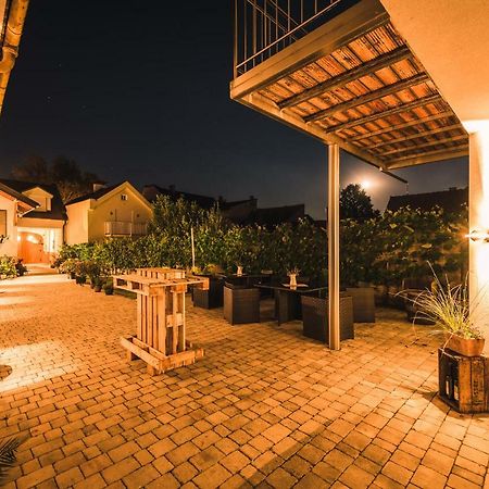 Weingut Gaestehaus D&D Haider Jois Esterno foto